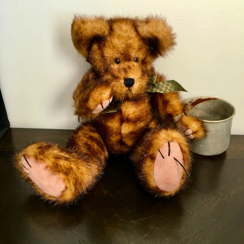 Rare VTG Boyd’s Bears “Donovan” Brown & Tan 16” Plush Bear Holding Cup